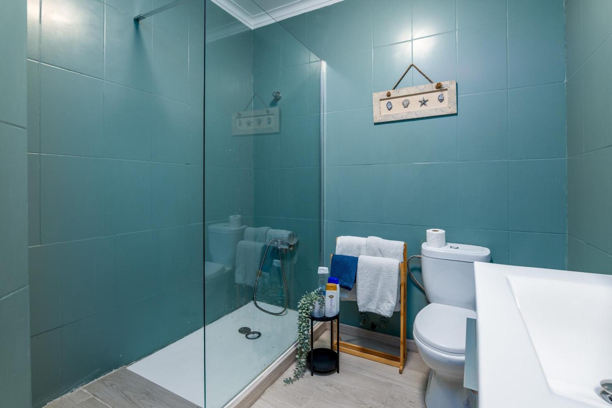 Renovated Feb25 Clerigos Cozy Balcony With Self Check In Appartement Porto Buitenkant foto